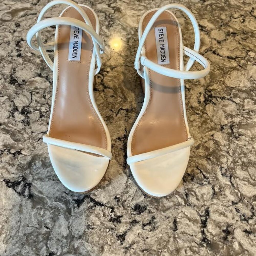 Steve Madden Women's White Udell Wedge Sandal